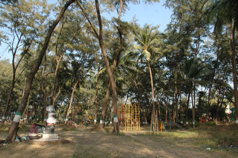 moti nani daman fort church beach