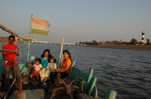 moti nani daman fort church beach