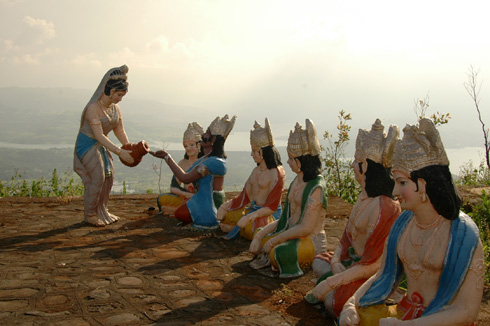 Neelkanteshwar Temple between Khadakwasla and Panshet dam