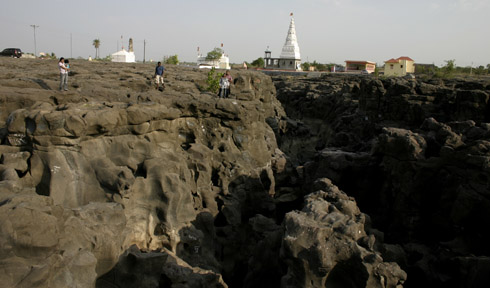 Nighoj Pothole - Kund