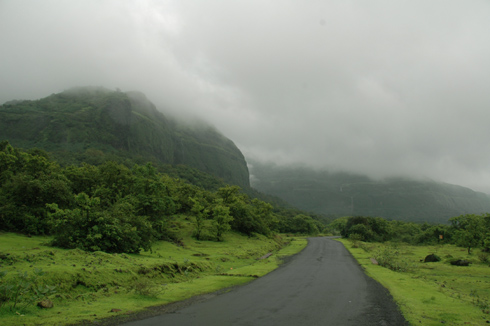 places to see near pune tamhini ghat