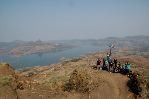 places to see near pune tikona fort