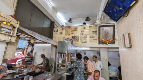 Pune Mumbai train Deccan Queen Vistadome Pancham Puriwala